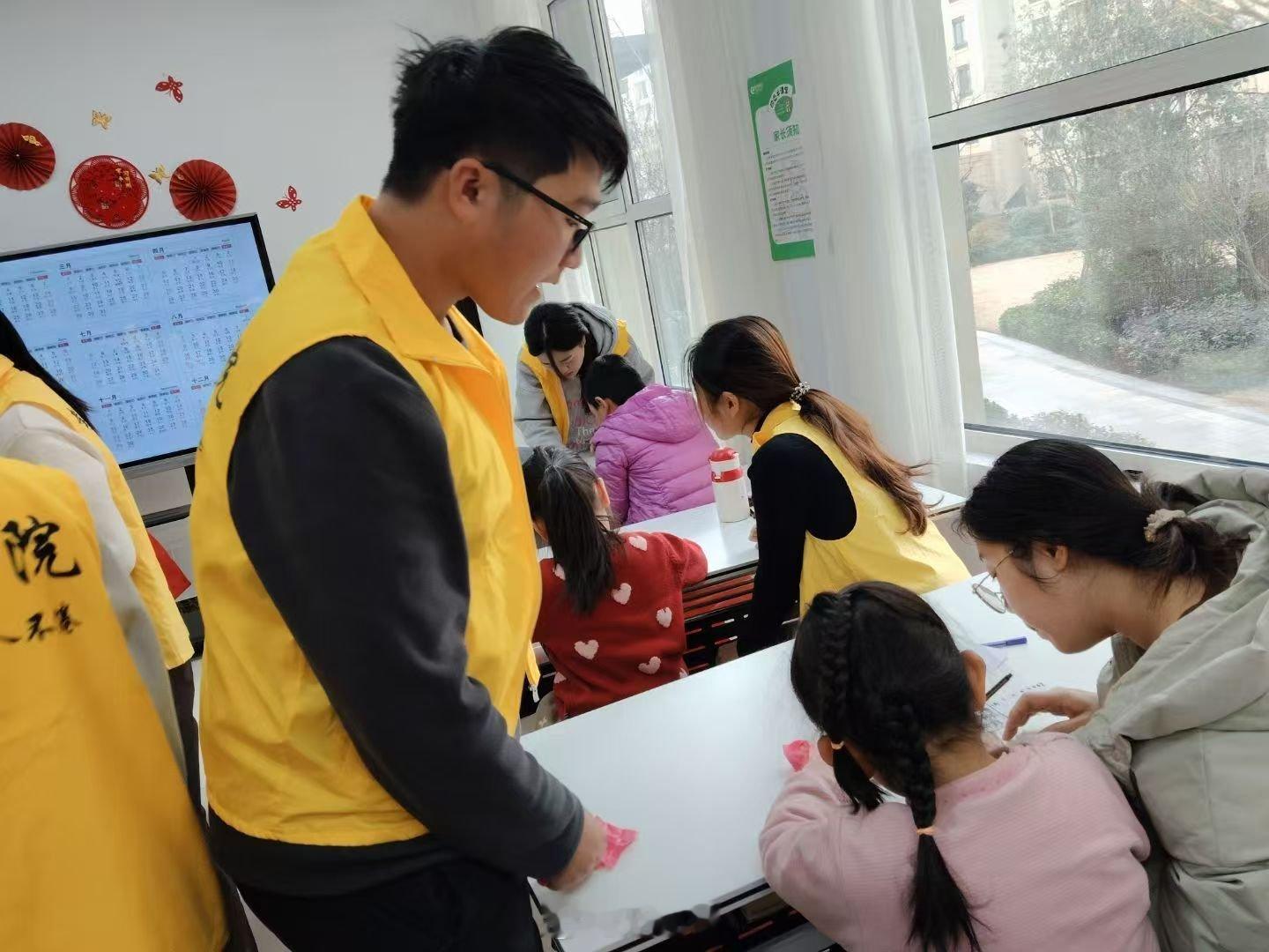 【小手践绿意 童心守洁净】寒假社会实践曲阜师范大学曲阜师范大学教育学院“小手牵绿