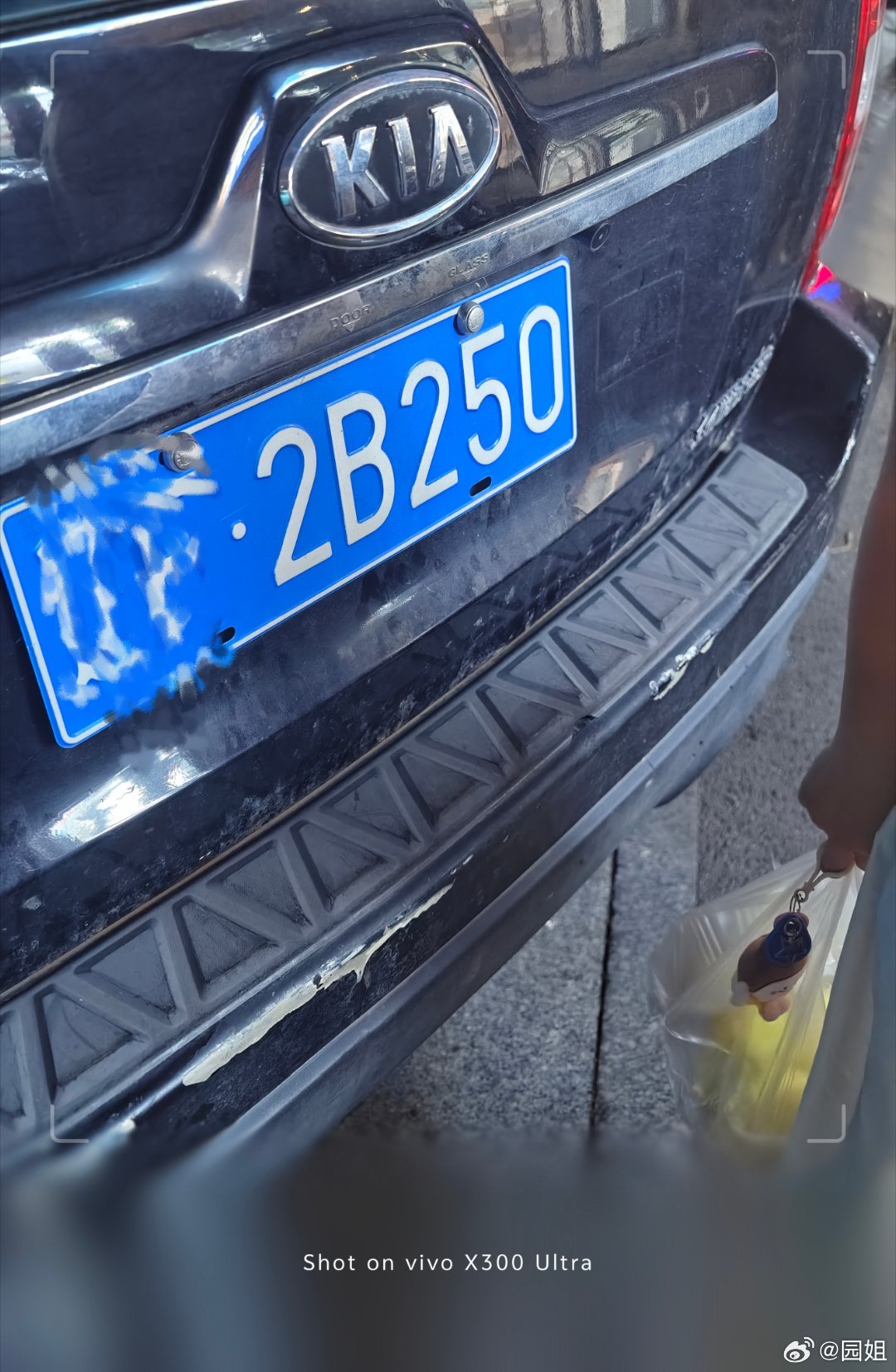 这车这个车牌号真的是有够牛的[泪奔] ​​​