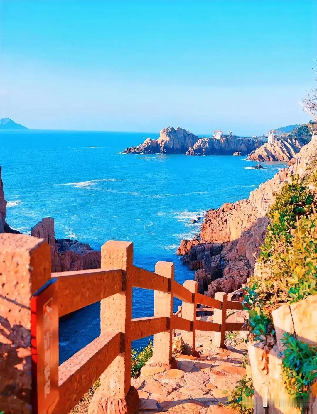 暑假必去的10个小众旅游景点，人少景美，那么你去过几个？

  1. 浙江台州大