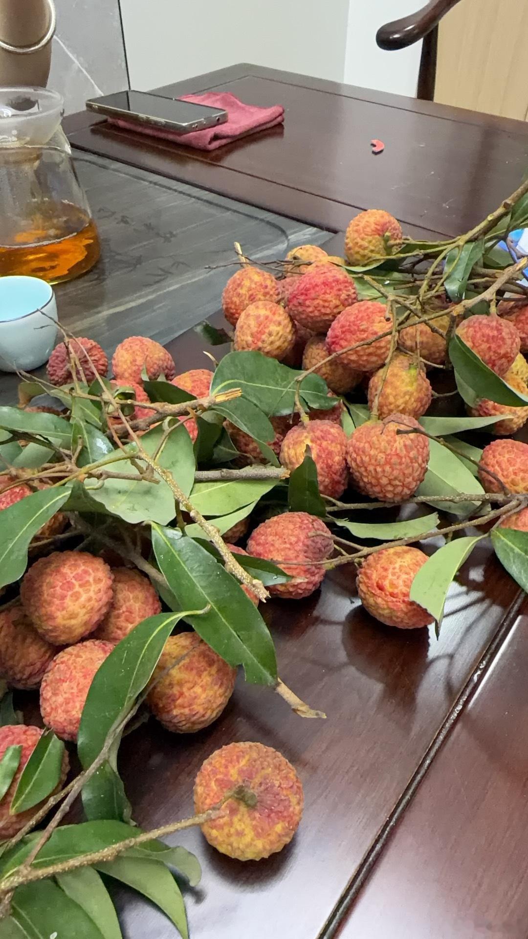 这个季节来了东莞就是糯米糍最好的时候下午刚刚食了妃子笑就是给长安的那种其实还是糯