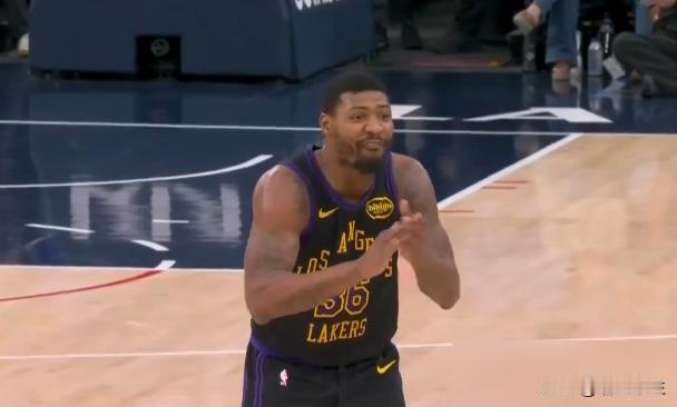 一场球，篮下被抢爆10次。
祖巴茨在斯台普斯中心，像在自己家后院练投篮。蹦，不