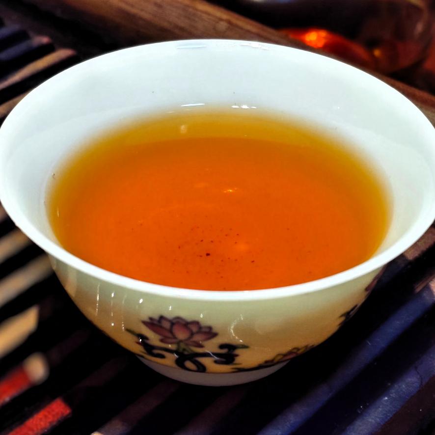 好茶不提神，反而安神助睡眠。好茶养人，不扰人。

真正的好茶，不是靠咖啡碱刺激提