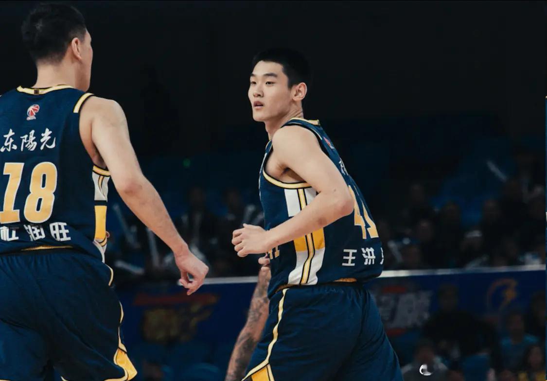 稳了！二飞退役，广东立马找到接班人，未来或是国家队主力4号位不同于张皓嘉、张昊这