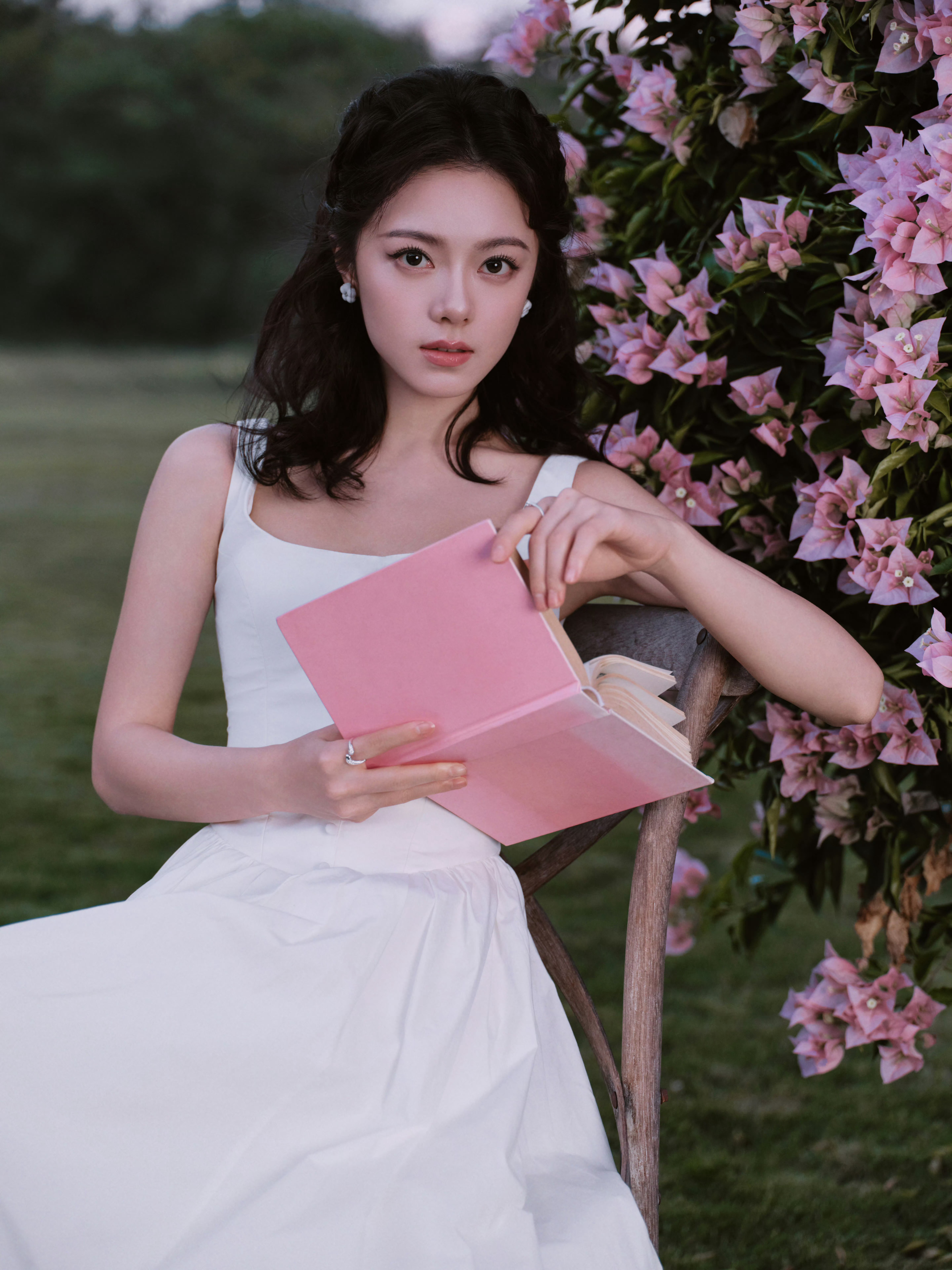 赵今麦1017直播🌸是温柔的白月光女主呀~裙子：House of CB鞋子：G