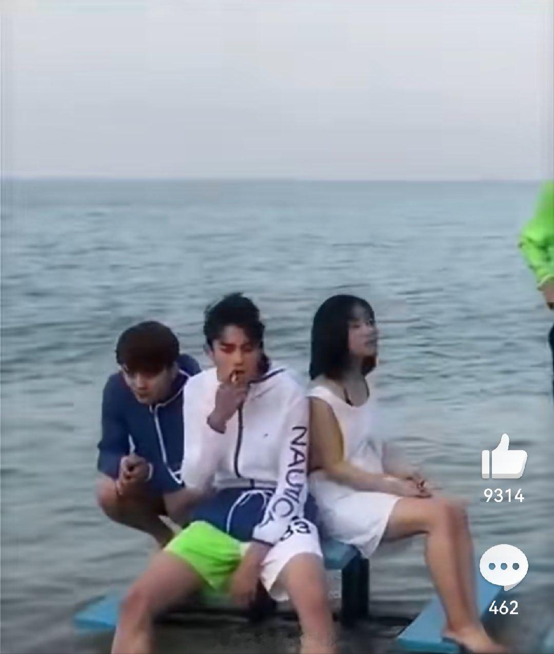 王鹤棣曾让沈月吸二手烟   王鹤棣被扒出拍摄《流星花园》时当着沈月面抽烟 