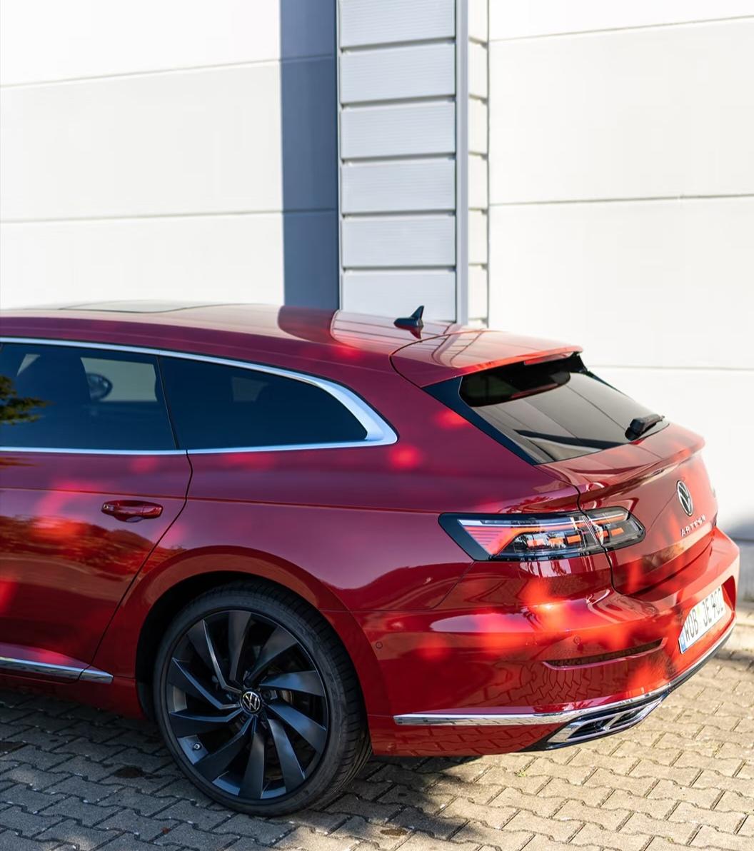 旅行车和皮卡这个小众又个性的选择，终究没能在国内走入千家万户，
年检制度和强制报