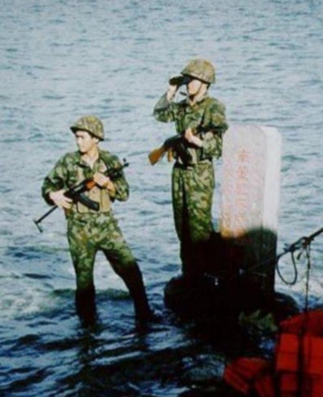 1990年，我国驻南薰礁的11名战士突然失联，后来派船过去查看，才发现11名战士