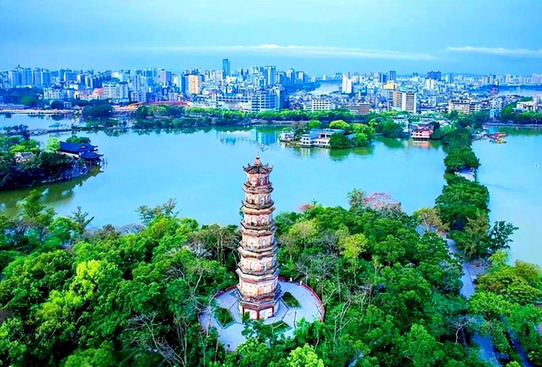 惠州GDP站稳六千亿！

2025年惠州全市地区生产总值6363.66亿元，同比