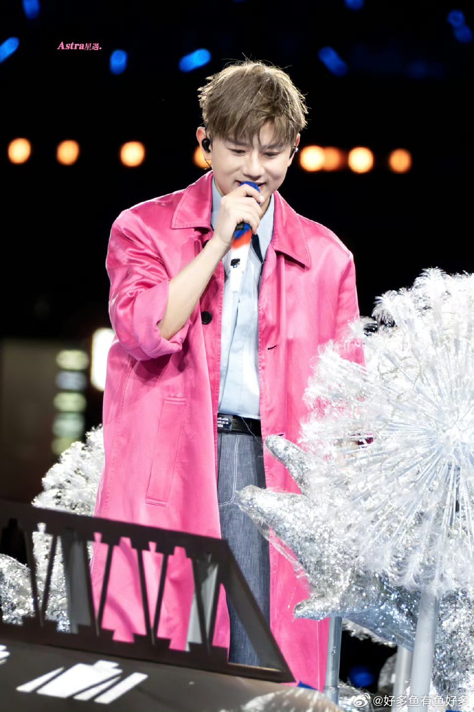 张杰鸟巢演唱会开场就是一个净化 音乐净化心灵天花板！张杰鸟巢开场磅礴又治愈，唢呐
