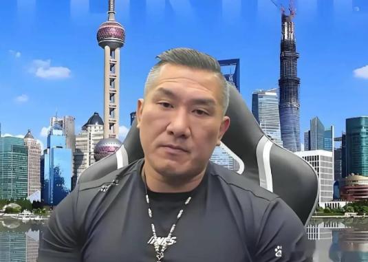 台湾网红 “馆长” 出事了！
6 月 15 日，时常评论时事的网红 “馆长” 陈
