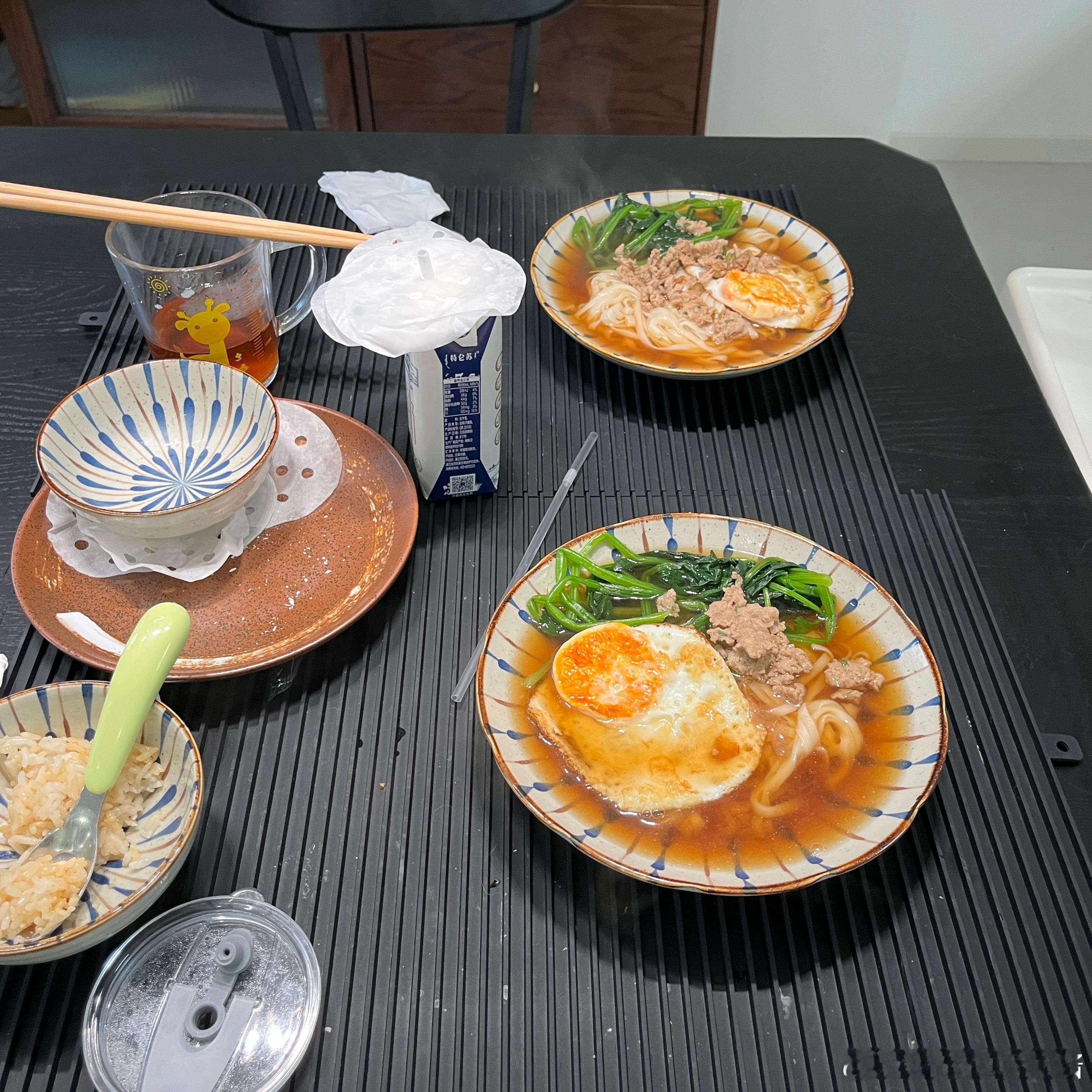 厨娘今天带病上岗，全家都阳了大人一个个都很难受，小孩流鼻涕咳嗽然后精神头超好[笑