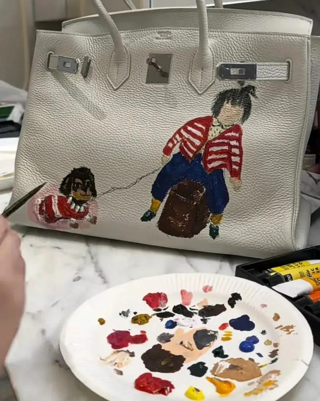 有钱人有多豪？爱马仕的包包，被田朴珺当成画纸，在上面画画，这画的是自己的孩子和宠