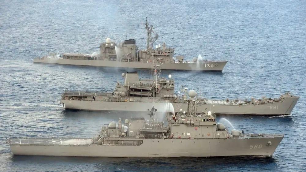 就在刚刚。
 
韩国海军突然宣布了。它已通知日本海上自卫队，原定本月的韩日联合演