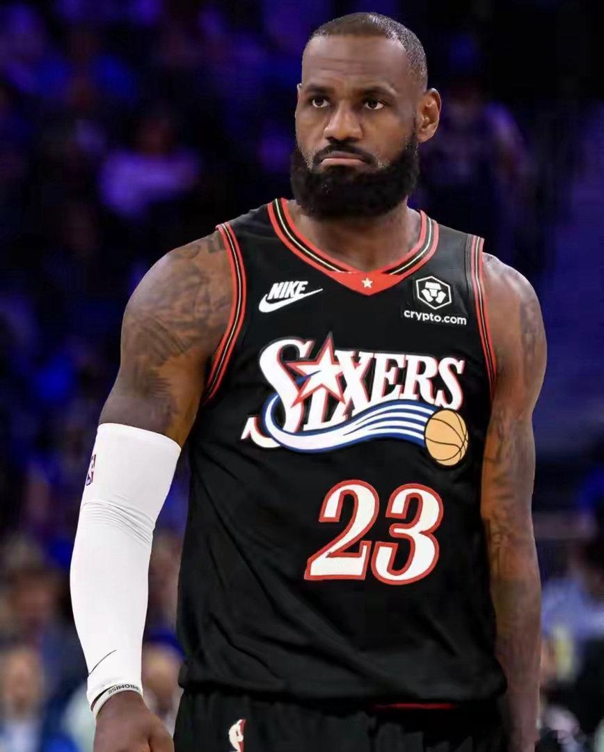 詹姆斯真的太能熬了！2003届进入NBA的球员里，如今只有詹姆斯还没有退役；20