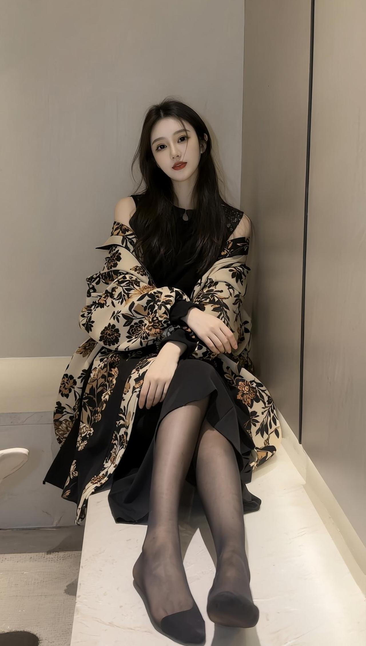 “无法掌控的事情太多，尽力就好。一辈子只活一次，可去  可留  可有  可无。”