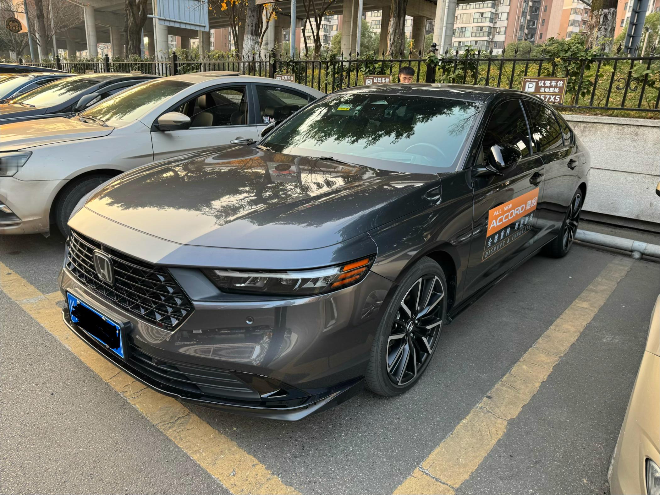 快问快答，这是第多少代本田雅阁！编辑这段文字前我的脑子甚至宕机了，这是11代？不