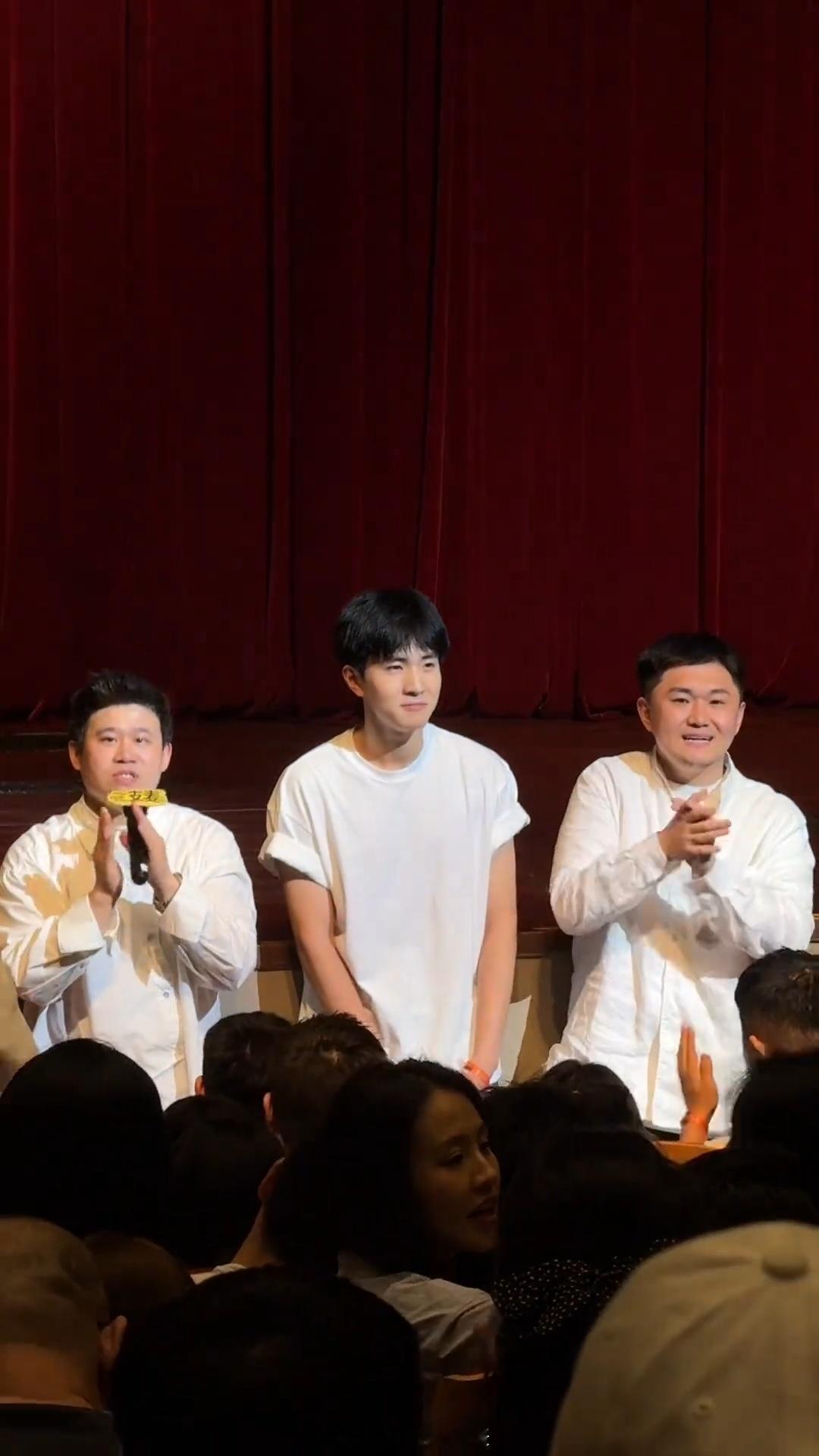 张百乔弟弟近照张百乔弟弟19岁近照 张百乔弟弟19岁近照，长得像瘦版的张百乔 