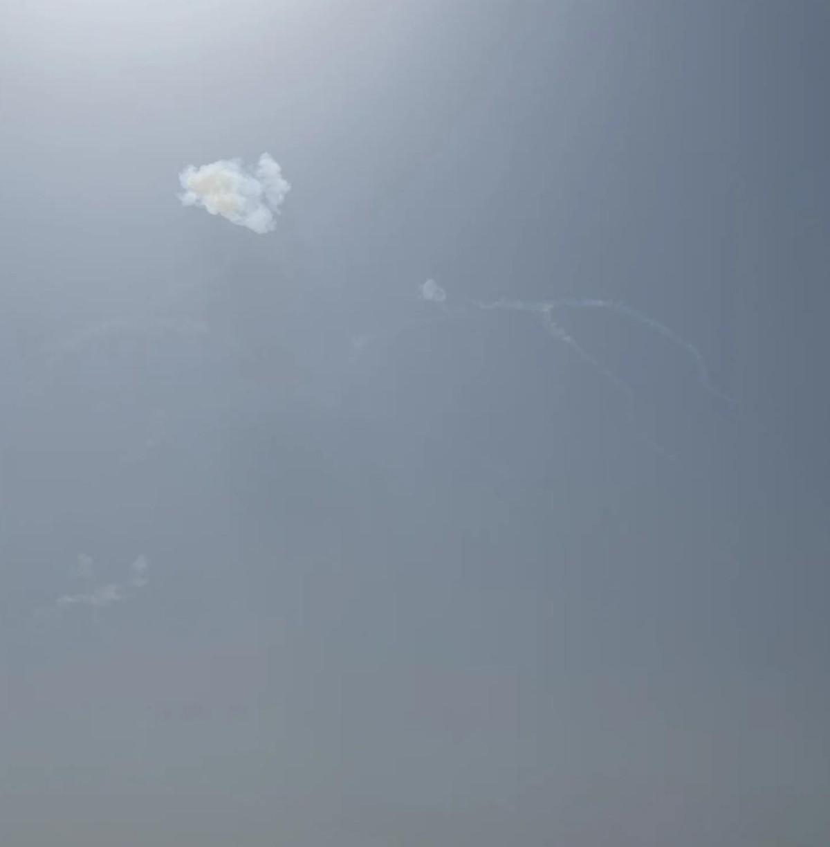 16马赫、几百个集束弹头撕碎美以防空系统，以色列总参谋部、军事设施和美国军事基地