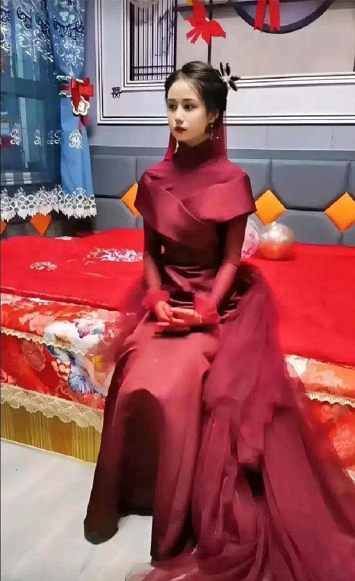 新娘很漂亮，但是感觉哪里怪怪的？ ​​​