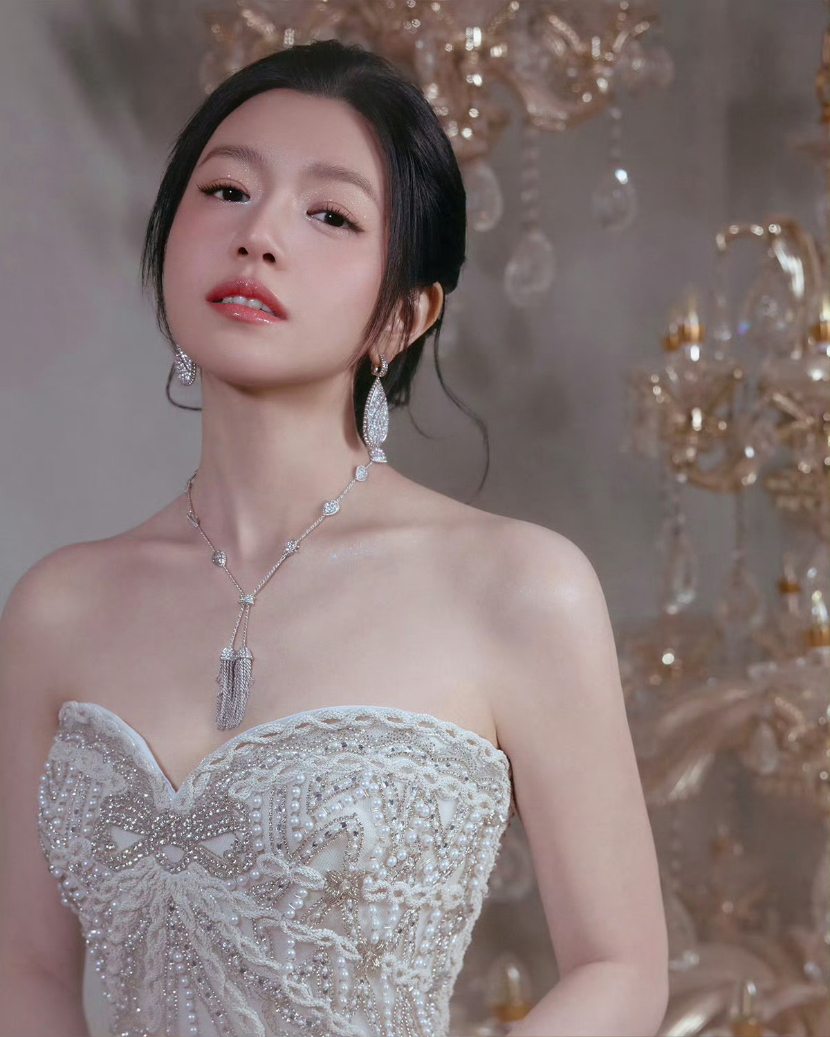 微博之夜佩戴宝诗龙珠宝的艺人有——黄晓明，谢霆锋，李冰冰，倪妮，刘昊然，魏大勋，