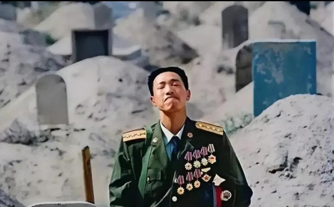 西藏军区汽车兵张良善，新婚10天接到通知归队。10个月后，他却跪在妻儿坟前放声痛