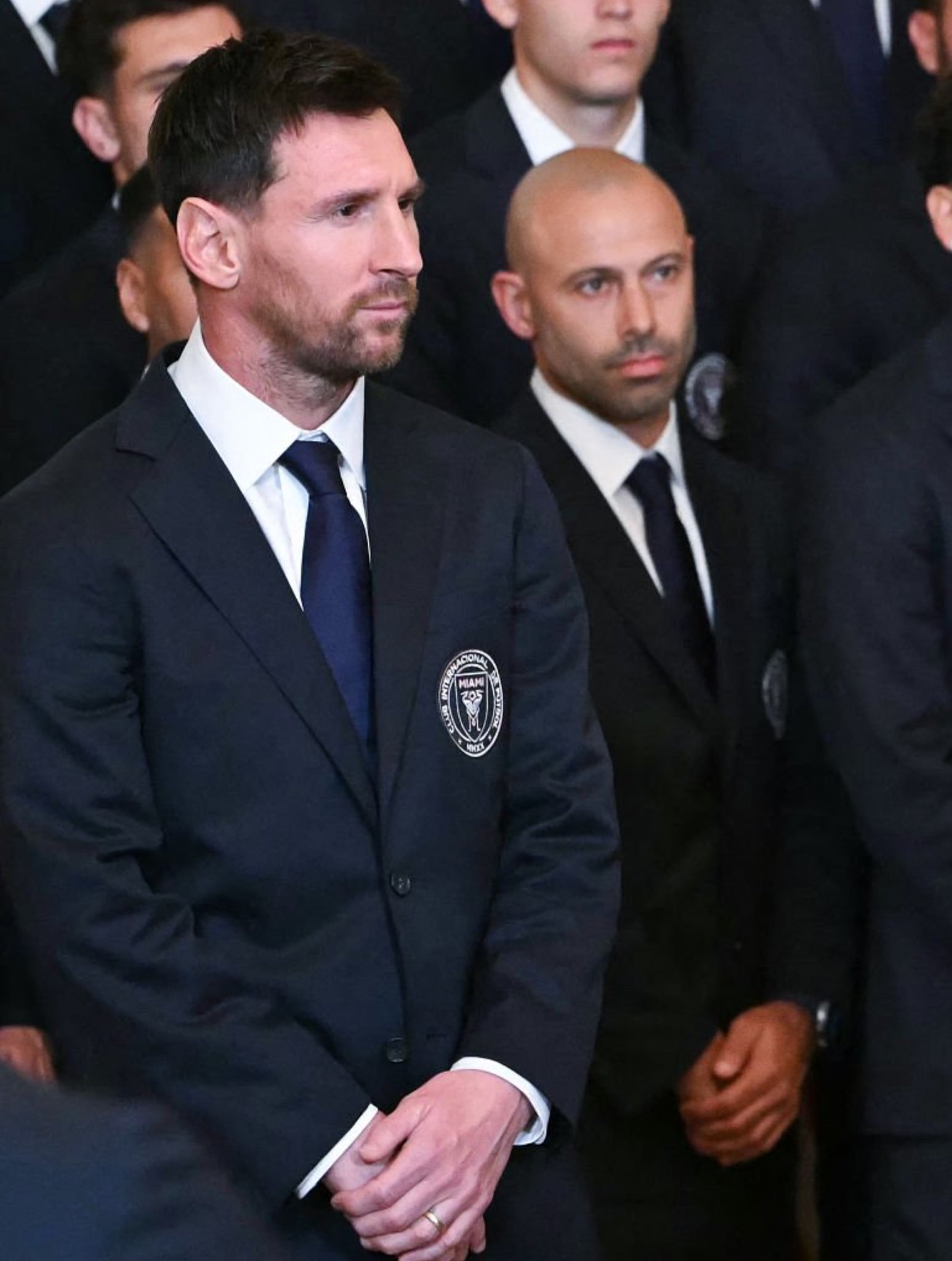 今天梅西随队造访白宫接受美国联盟冠军表彰的照片合集🏆🥇特朗普送了其纪念礼物?