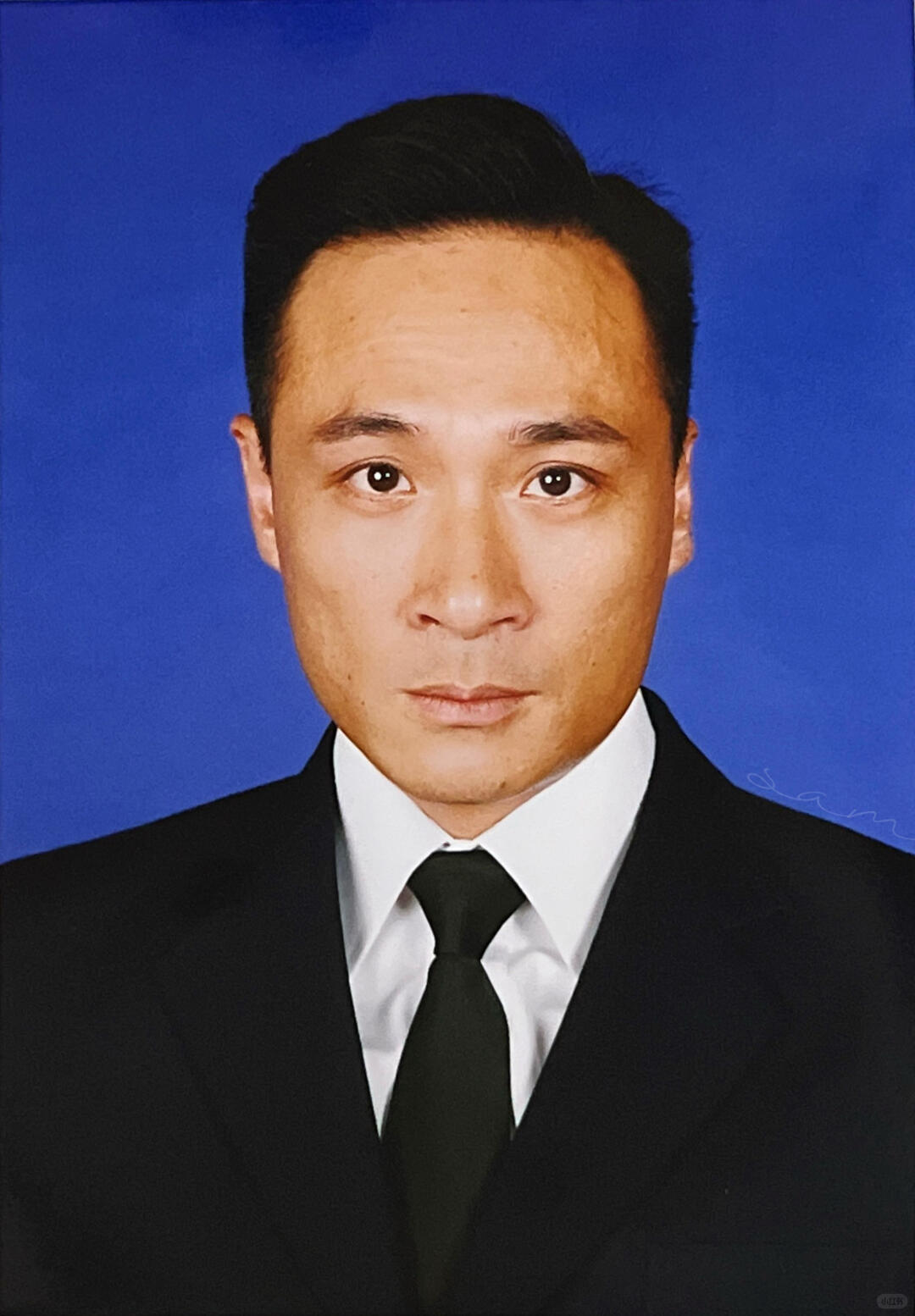 吴镇宇《冲上云霄》定妆照，40岁正值颜值巅峰。
