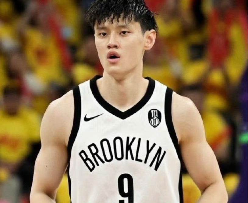 HoopsHype名记Michael Scotto报道：篮网与中国球员曾凡博签下