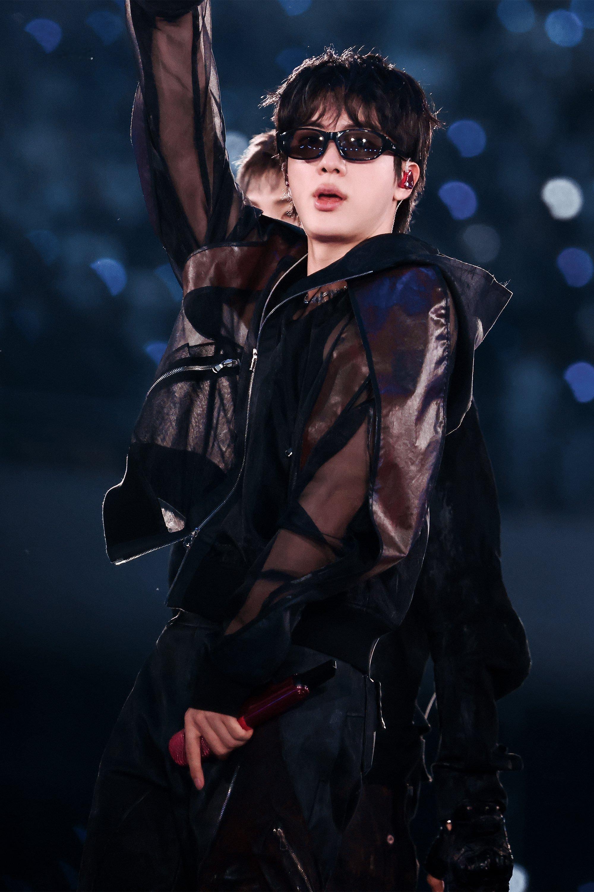 金硕珍🕶未来战士  韩国 队长  摇滚巨星  黑纱战神 本质还是珍珍小可爱👅