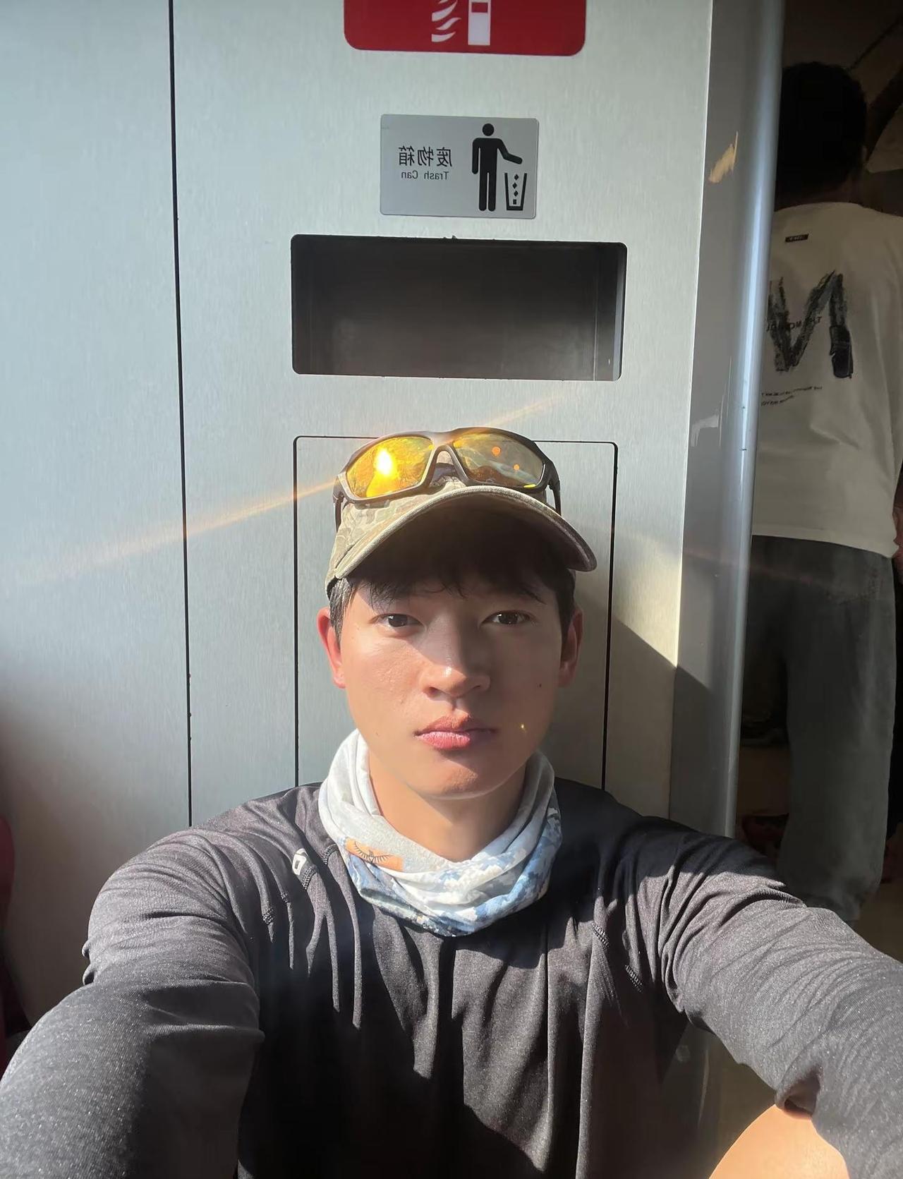 或许多年之后我不会再有义无反顾出发的勇气但无数次的凌晨火车和遥远的徒步路线终将完