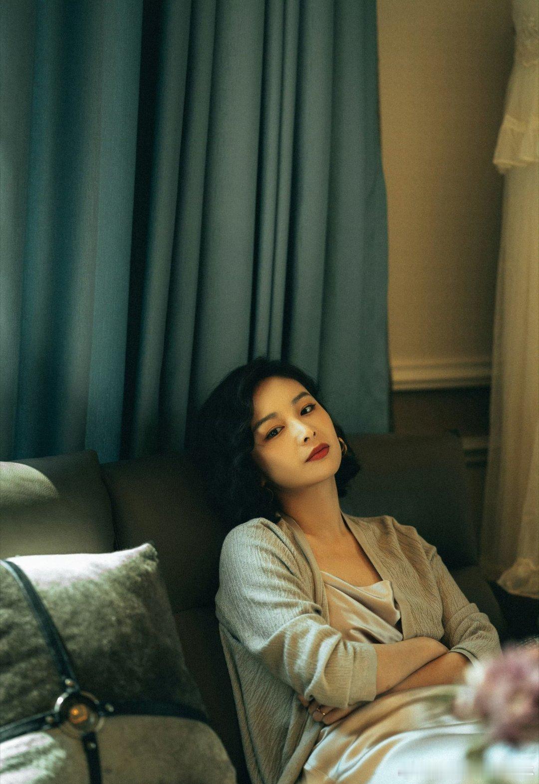 高叶被路人问高启强在哪高叶接电话全程高能，被问高启强+被挂电话，回拨瞬间帅翻！ 