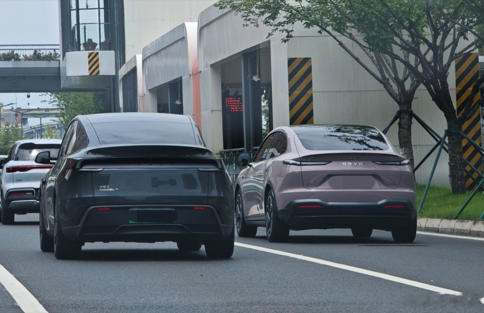 焕新Model Y vs 乐道L60；你们会选谁[喵喵]乐道l60汽场全开 ​​