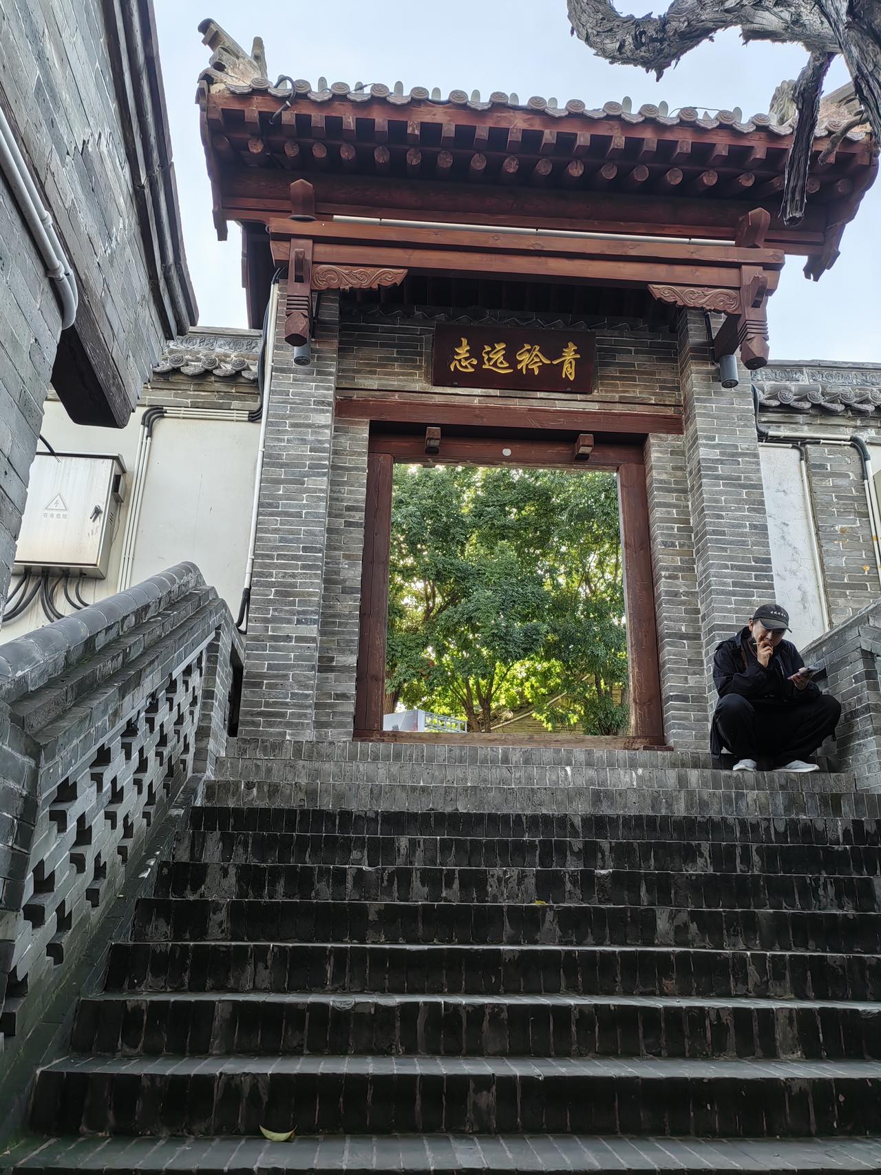 在忻州，竟然有规模这么大，建筑这么好的书院，可见古代山西对教育重视的程度。当然，