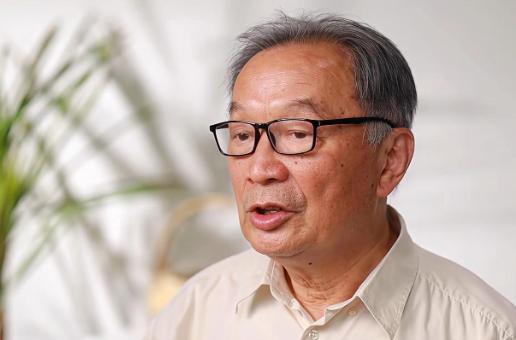 温铁军一句话戳破窗户纸：美国早把中国那两层“外衣”撕得干干净净，可偏偏还有人跪着