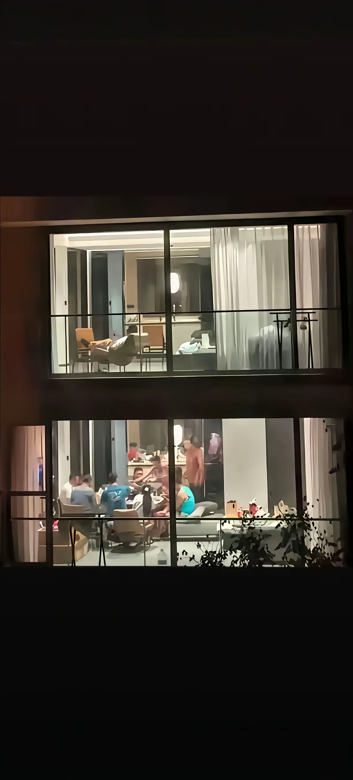 你是羡慕楼上的还是楼下的生活？ ​​​