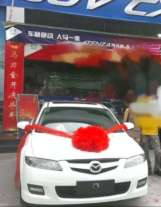 图1为11年前拍摄，图二为11年后拍摄.虽然你是别人口中的垃圾车，但你...