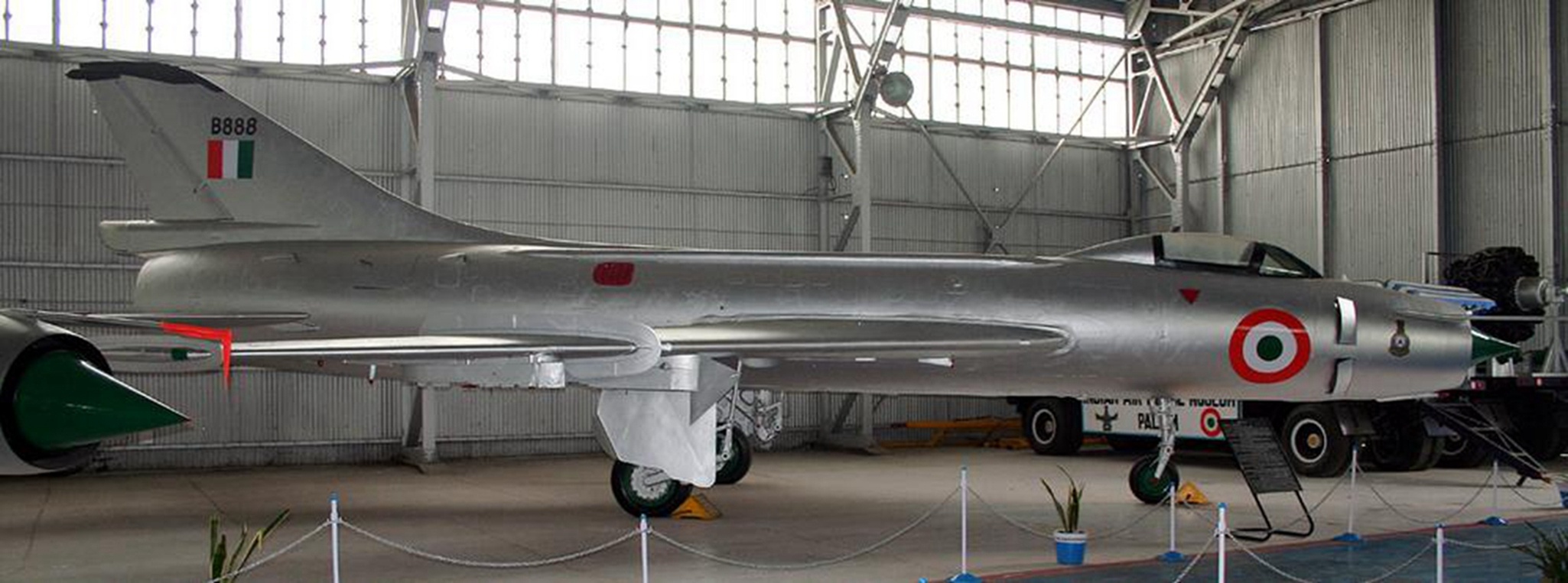 分享圖片：蘇聯蘇霍伊Su-7BKL/BMK“裝配匠”戰鬥轟炸機 