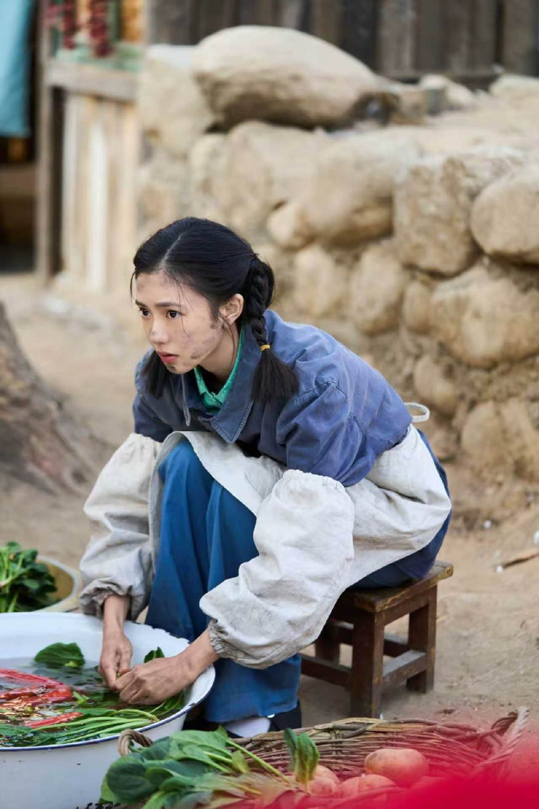 刘浩存脏脏包版忆秦娥  刘浩存脏脏包版忆秦娥 我们小娥怎么干活还把自己弄的满脸脏