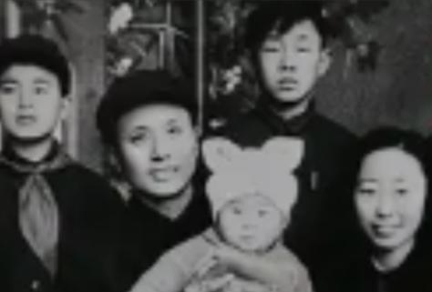 1966年，一对干部夫妻被带走，临走前他俩将保险箱的钥匙塞到了47岁保姆手中，强