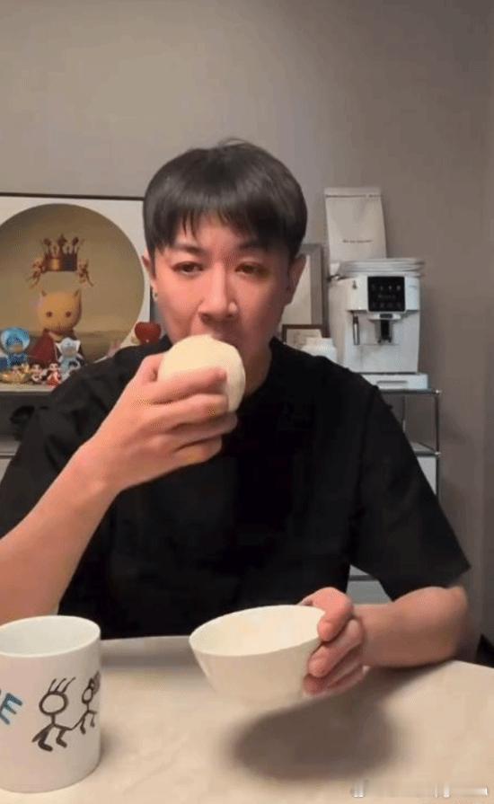 汉堡馒头减肥法走红 医生：本质上是低热量饮食近期，一种名为“汉堡馒头减肥法”的饮