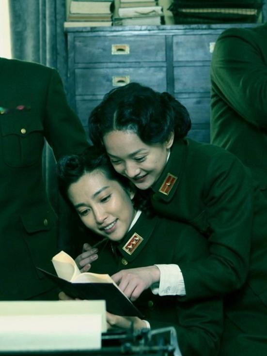 2009年，《风声》中的李冰冰与周迅。 