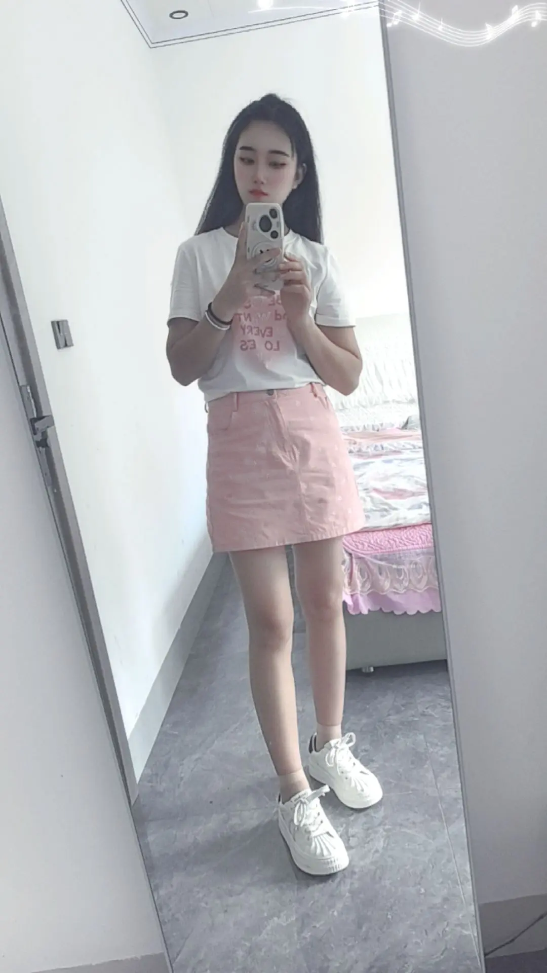 要找就找一个能把你带家，走到哪里都大大方方介绍你，给你惊喜，给你偏爱...