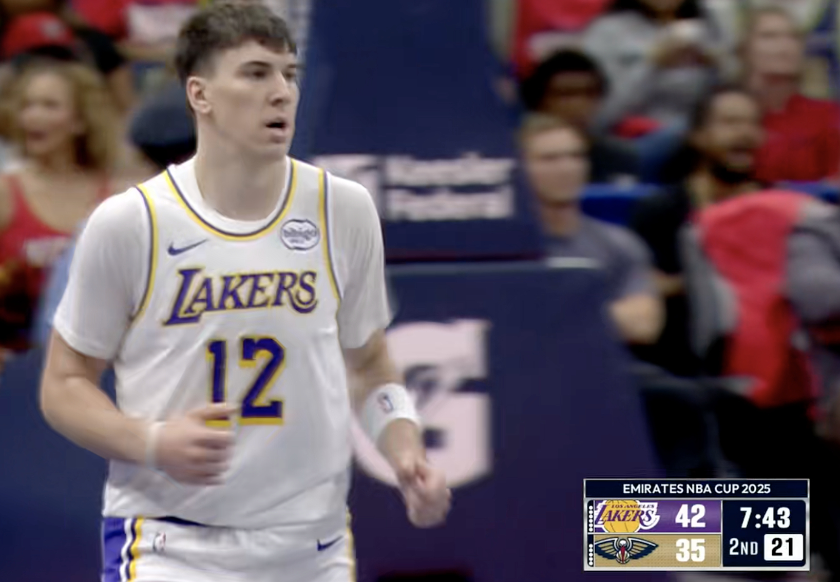 鹈鹕暂停！湖人42-35领先 