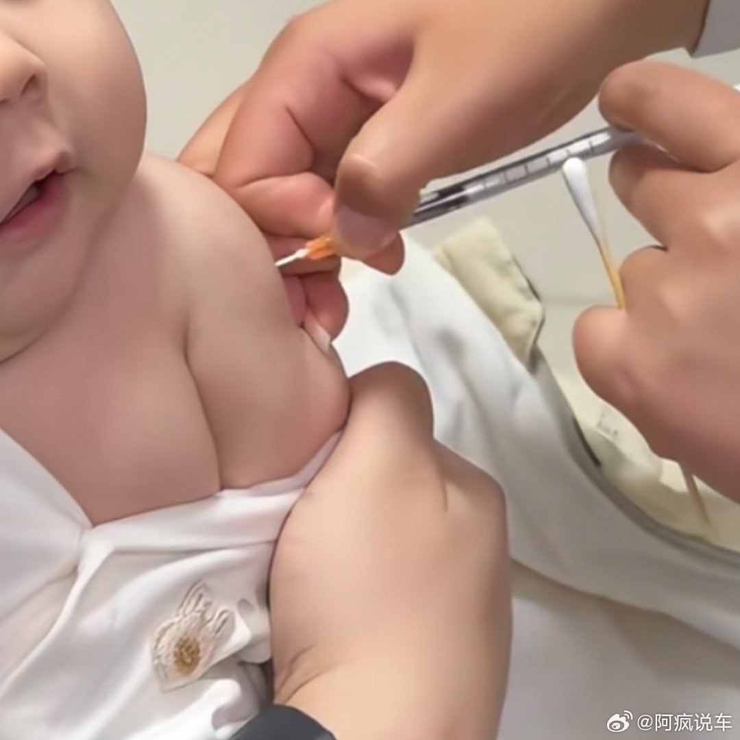 这个事儿是看着确实很揪心，但其实美甲还算次要的，重要的是：1，咱们作为患者，可能