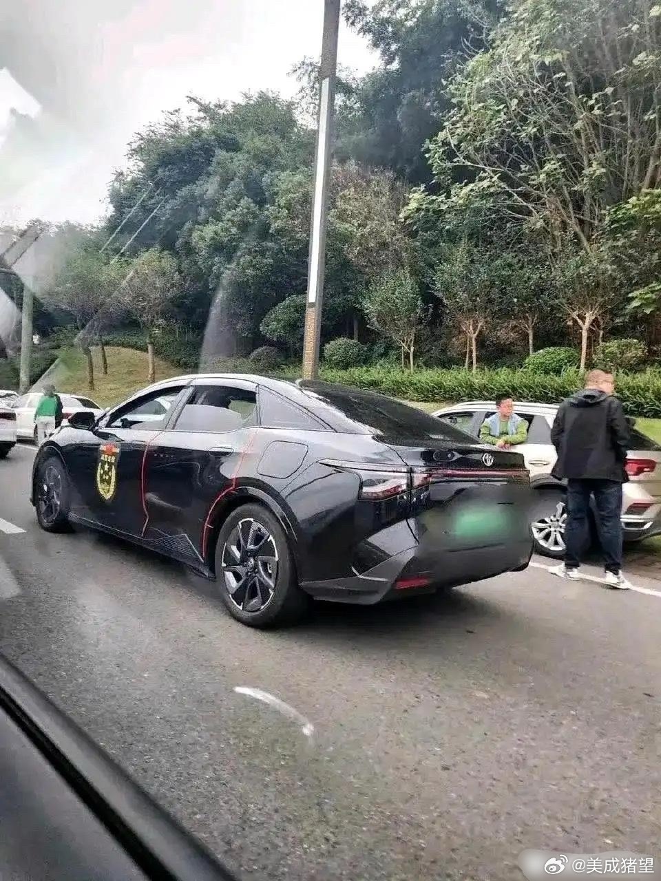 贴这个……难道不尴尬吗？？ 