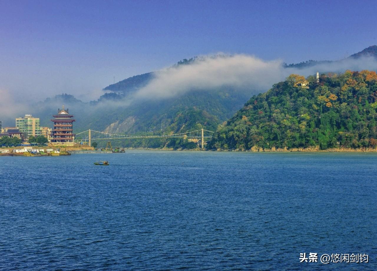 春日下的富春江