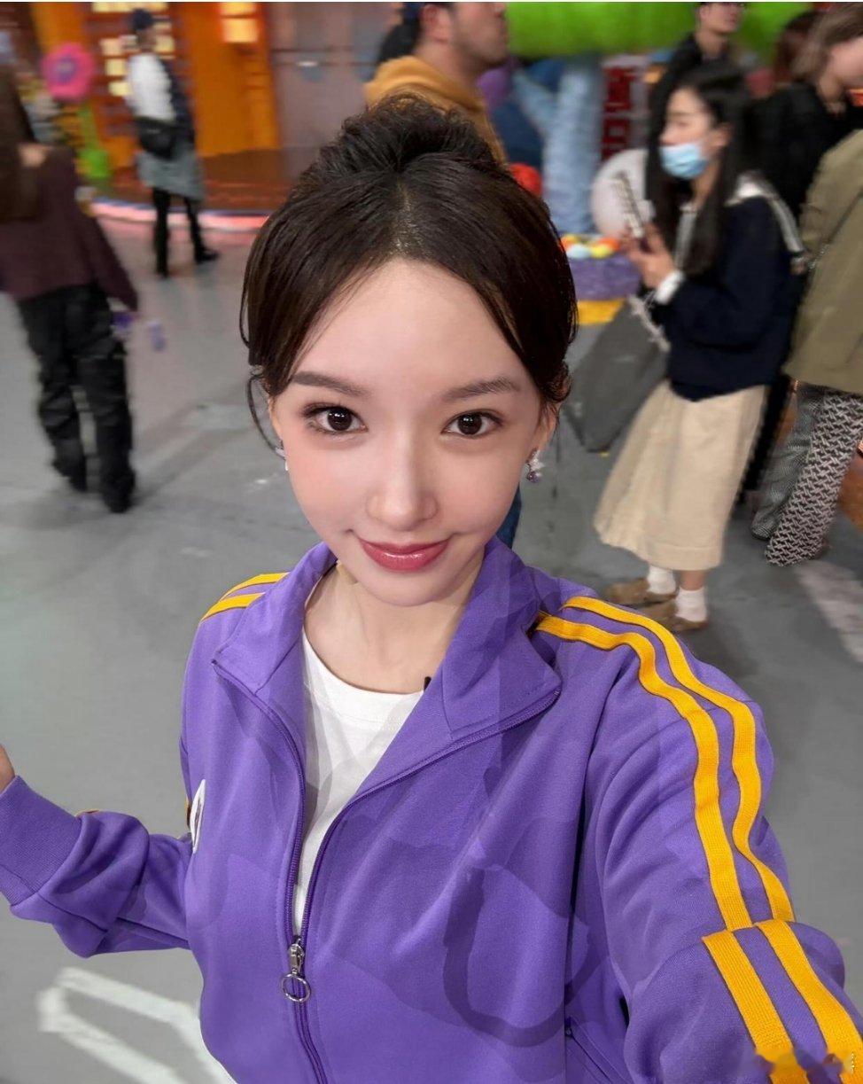 你好星期六，程潇，陈都灵，侯明昊，半边脸卸妆挑战，毫无差别呀 
