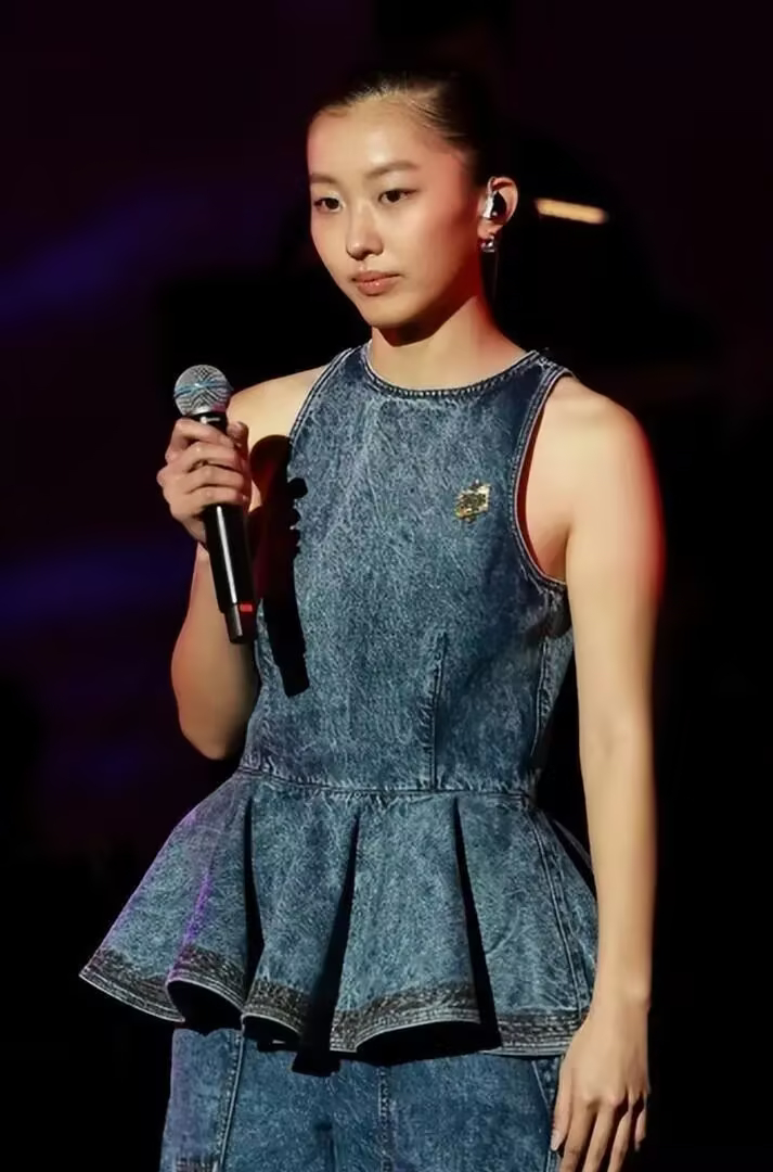 陈奕迅女儿首度回应父亲买1.8亿港元豪宅：没跟我说，可能送给他自己的，也可能是“