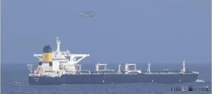 一艘油轮换面旗，竟让美军追了十天白忙一场？

要说这海上跑船，有时候比电影还魔幻