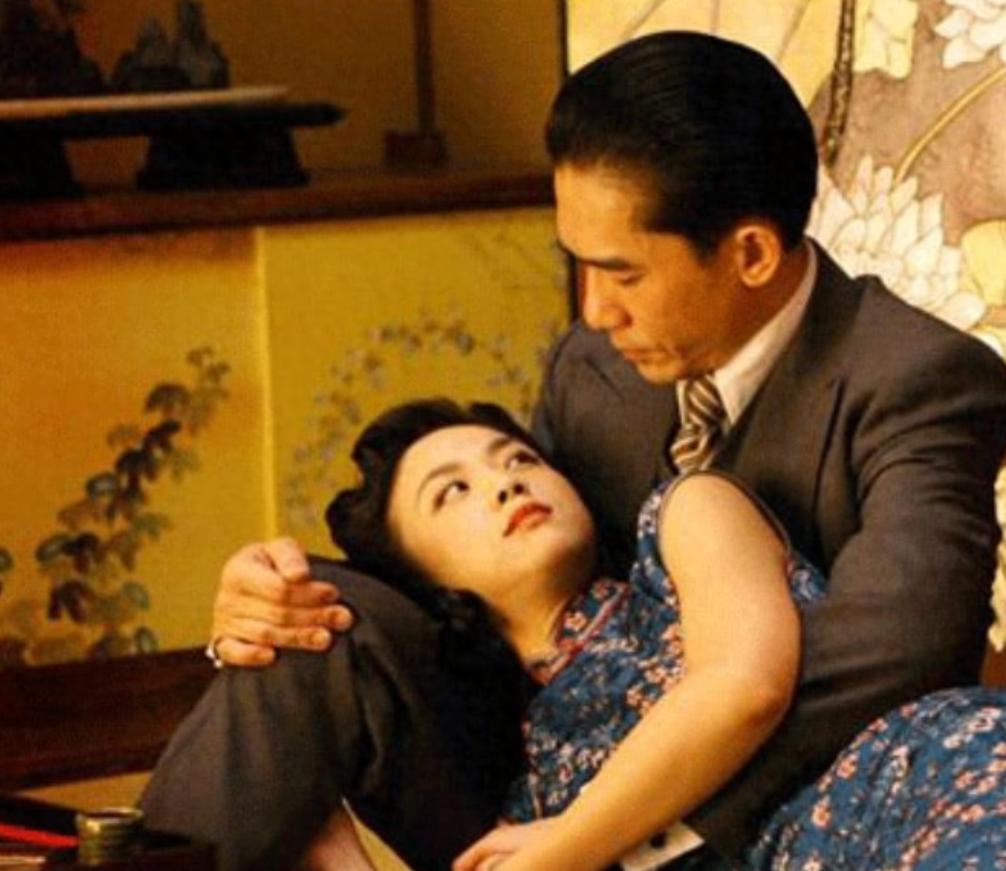 1939年，中统元老熊剑东被抓进76号，妻子唐逸君为了救出丈夫，单独找到丁默邨，